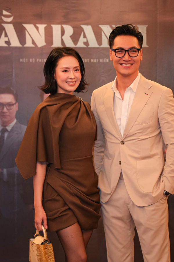 Phạm Ngọc Triển - Chánh văn phòng UBND tỉnh trong 'Lằn ranh' có đời thực ra sao ở tuổi 40?- Ảnh 1. Phạm Ngọc Triển - Chánh văn phòng UBND tỉnh trong 'Lằn ranh' có đời thực ra sao ở tuổi 40?- Ảnh 1.