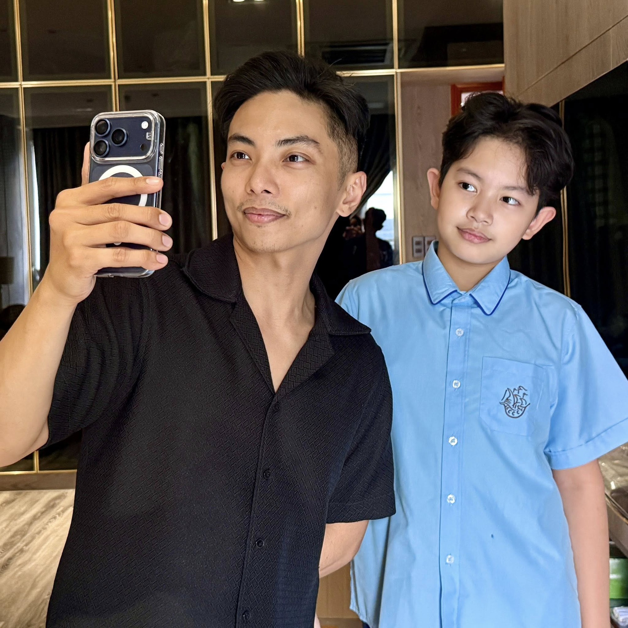 Phan Hiển 'giật mình' vì sự cao lớn của con trai 10 tuổi- Ảnh 1. Phan Hiển 'giật mình' vì sự cao lớn của con trai 10 tuổi- Ảnh 1.