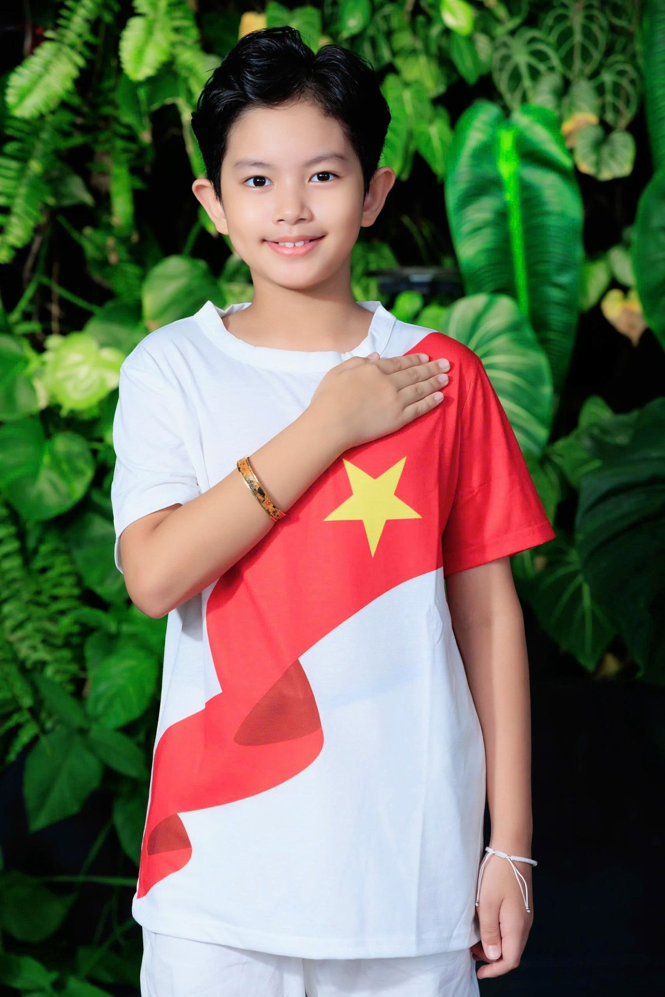 Phan Hiển 'giật mình' vì sự cao lớn của con trai 10 tuổi- Ảnh 8. Phan Hiển 'giật mình' vì sự cao lớn của con trai 10 tuổi- Ảnh 8.