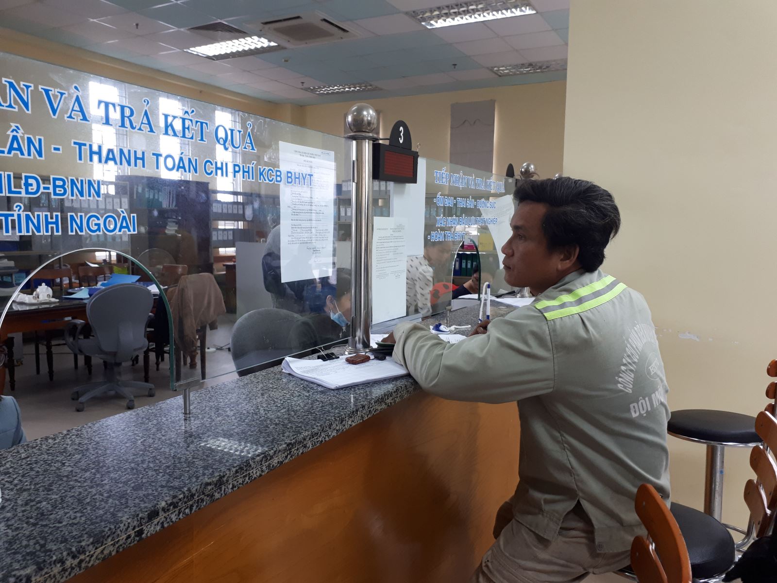 Có thể nghỉ hưu sớm nếu làm việc tại các vùng đặc biệt khó khăn- Ảnh 1.