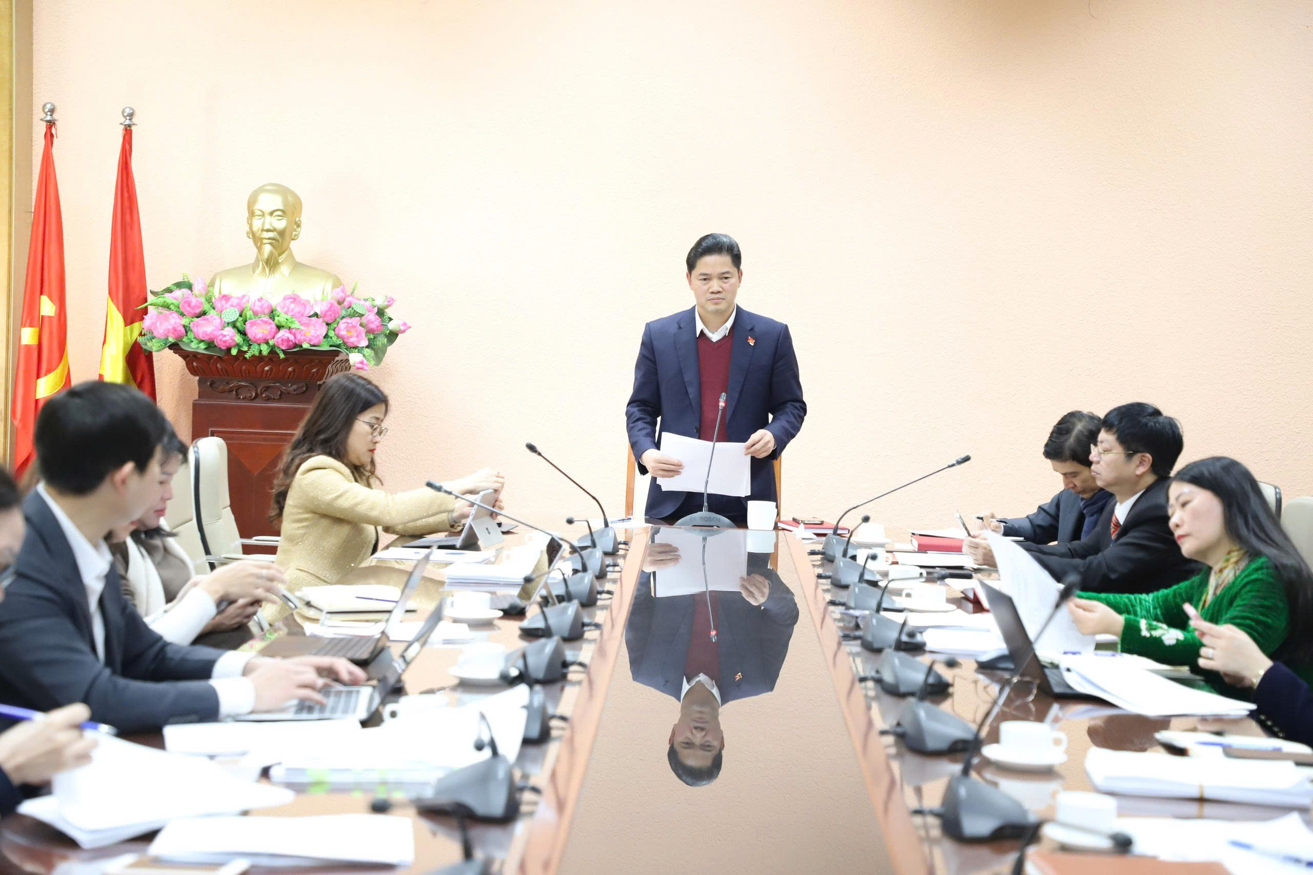 Xử lý dứt điểm vướng mắc thanh toán chi phí khám chữa bệnh BHYT để bảo đảm quyền lợi của người bệnh- Ảnh 4.