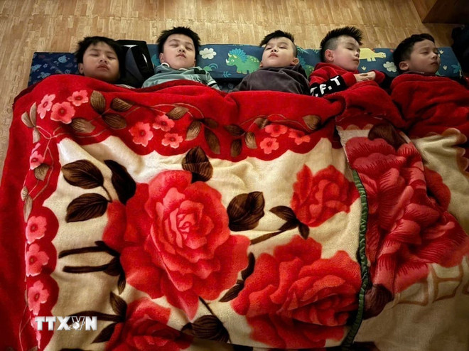 Nhiều trường học Hà Nội lùi giờ vào lớp đảm bảo sức khỏe cho học sinh- Ảnh 2.