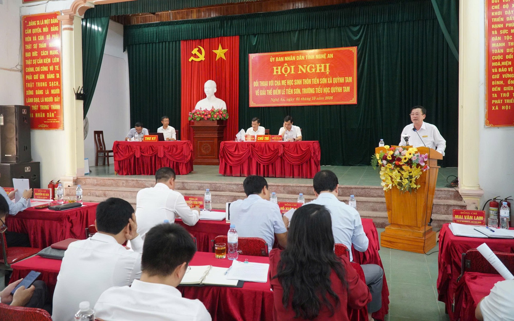 Sau đối thoại, 127 học sinh ở Nghệ An vẫn chưa trở lại trường- Ảnh 3.