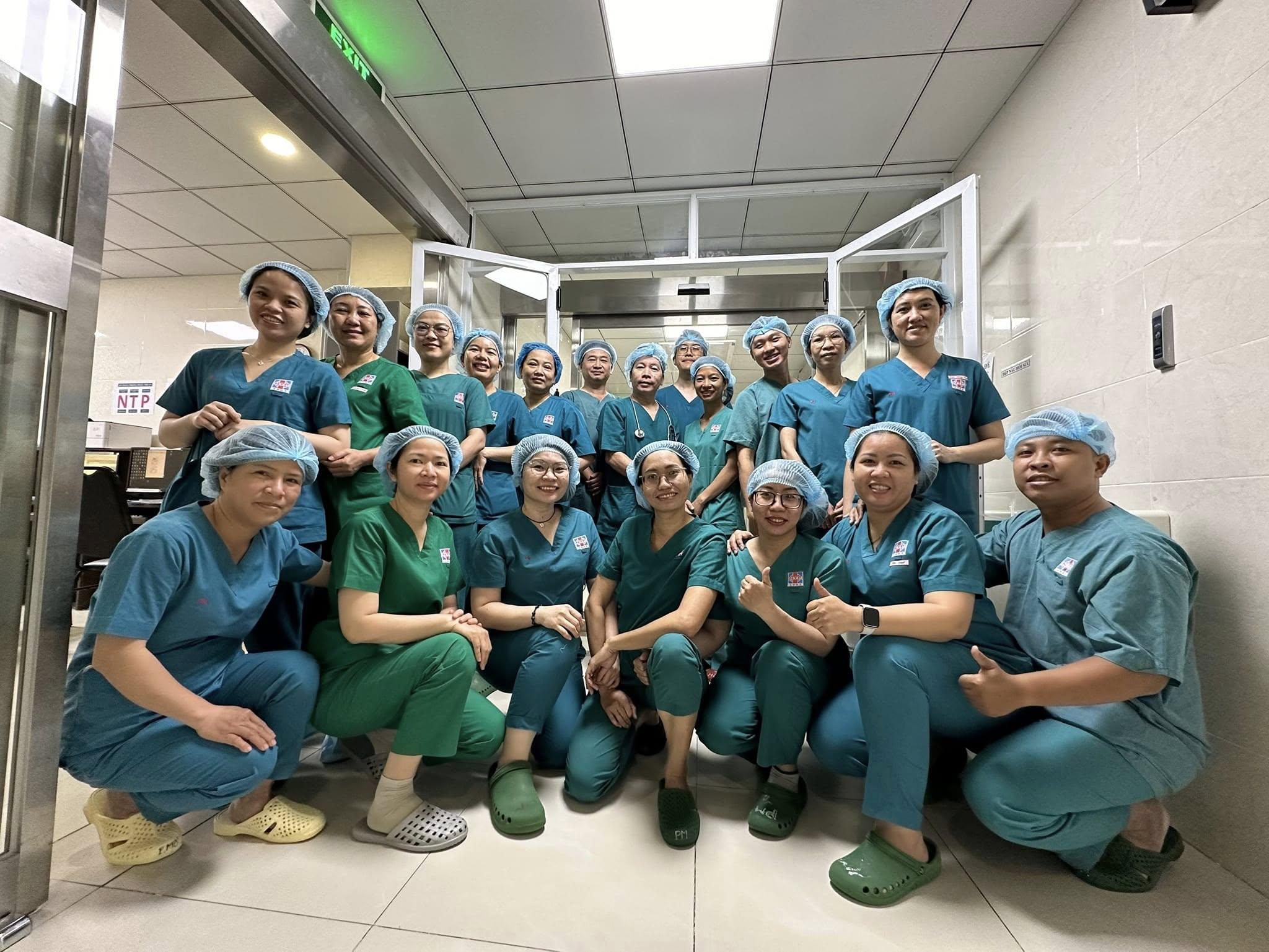 PGS.TS.BS Nguyễn Văn Chinh - Người giữ nhịp sống phía sau cánh cửa phòng mổ- Ảnh 6.