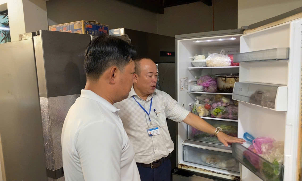 Huế sẽ kiểm tra đột xuất cơ sở nguy cơ cao về an toàn thực phẩm- Ảnh 2.