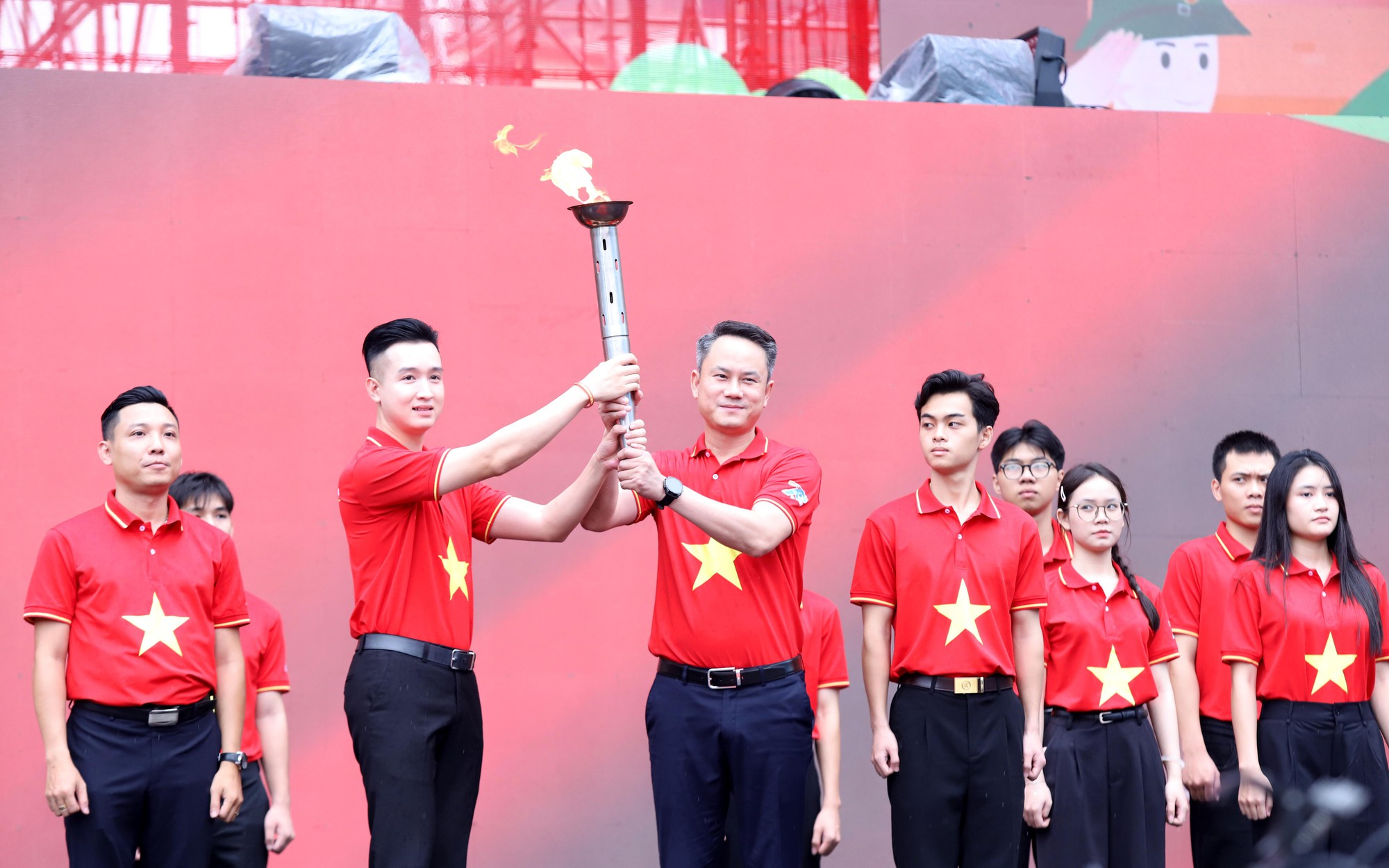 Hơn 51.500 thanh niên được khám bệnh, tư vấn sức khoẻ, tặng quà - Ảnh 4.