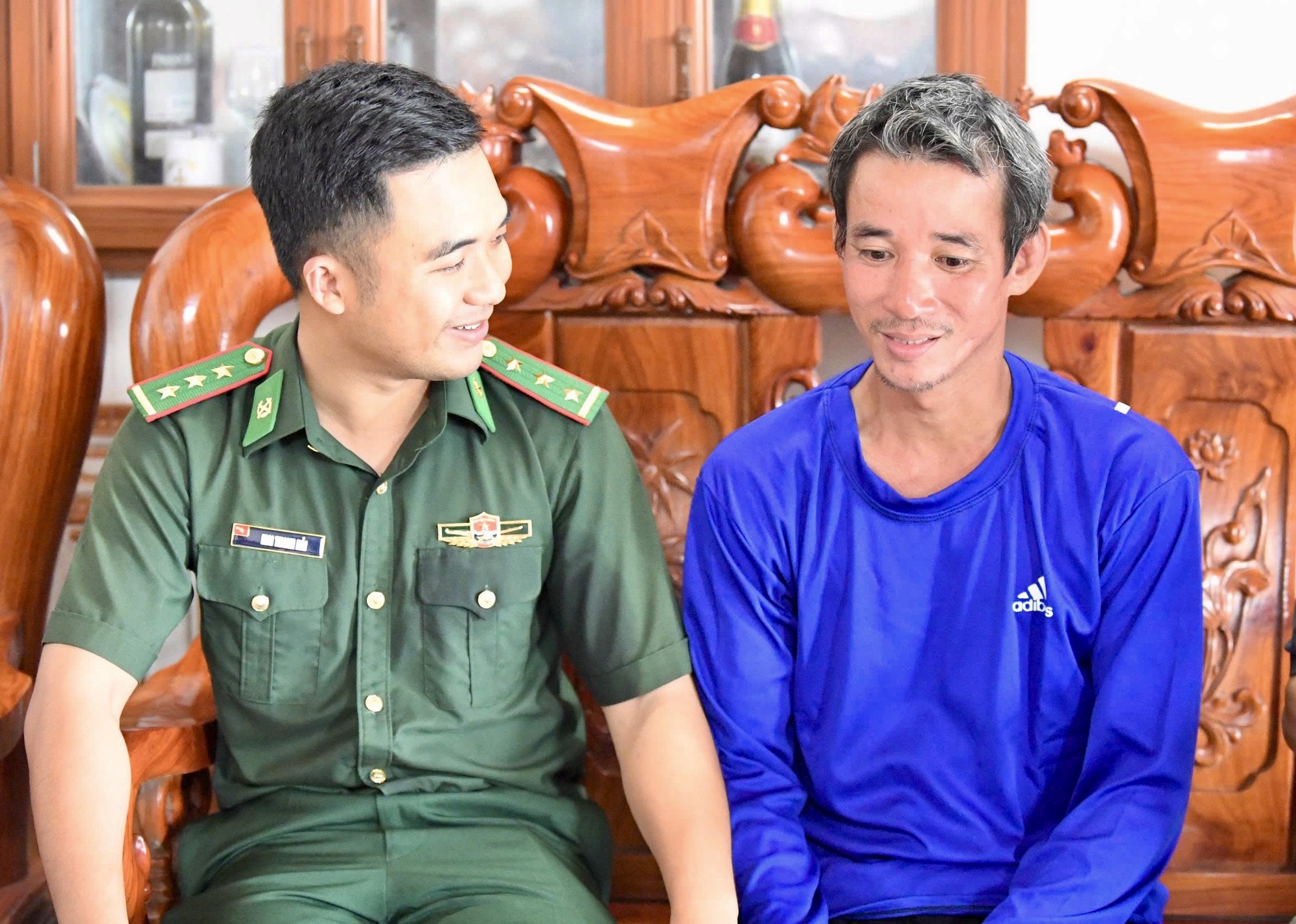 Gallery - Ngư dân lênh đênh 8 tiếng trên biển: Thời điểm sinh, tử chỉ nghĩ về gia đình - image 3