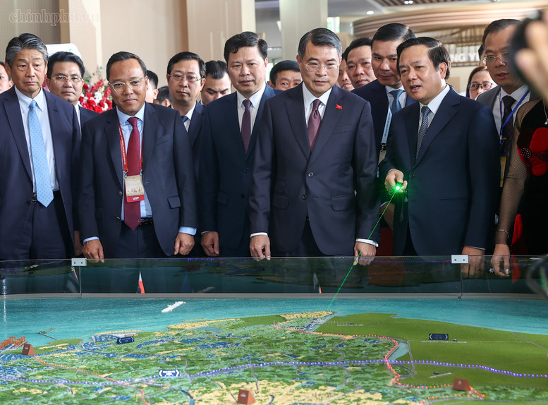 Gallery - Thủ tướng: Hưng Yên phấn đấu trở thành thành phố trước năm 2030 - image 1