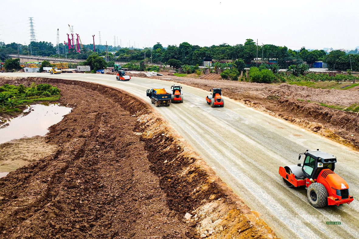 Diện mạo 15 km đường song hành Vành đai 4 qua Hà Nội- Ảnh 13.