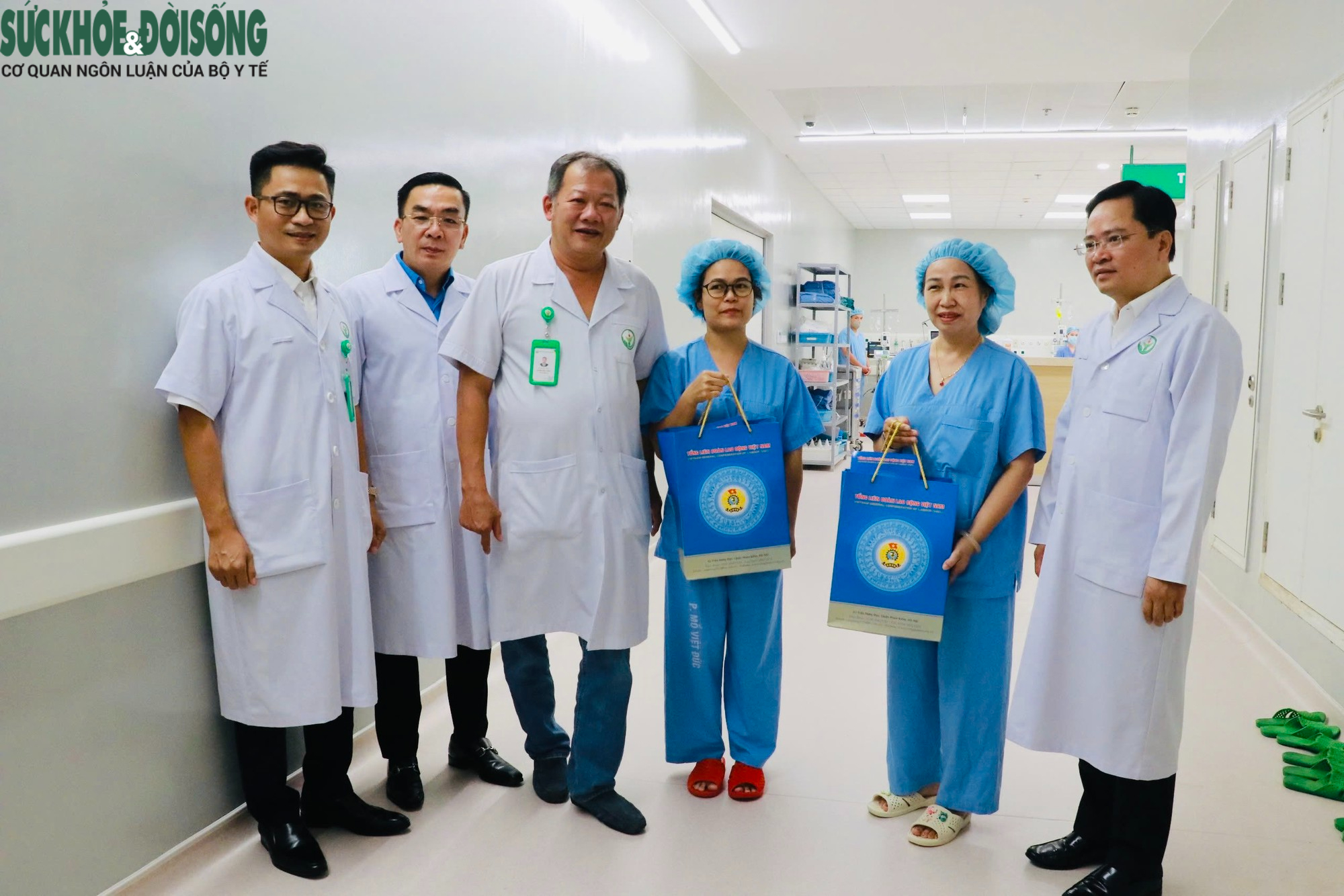 Gallery - Lắng nghe tâm tư, nguyện vọng của y bác sĩ Bệnh viện Việt Đức cơ sở Ninh Bình - image 1