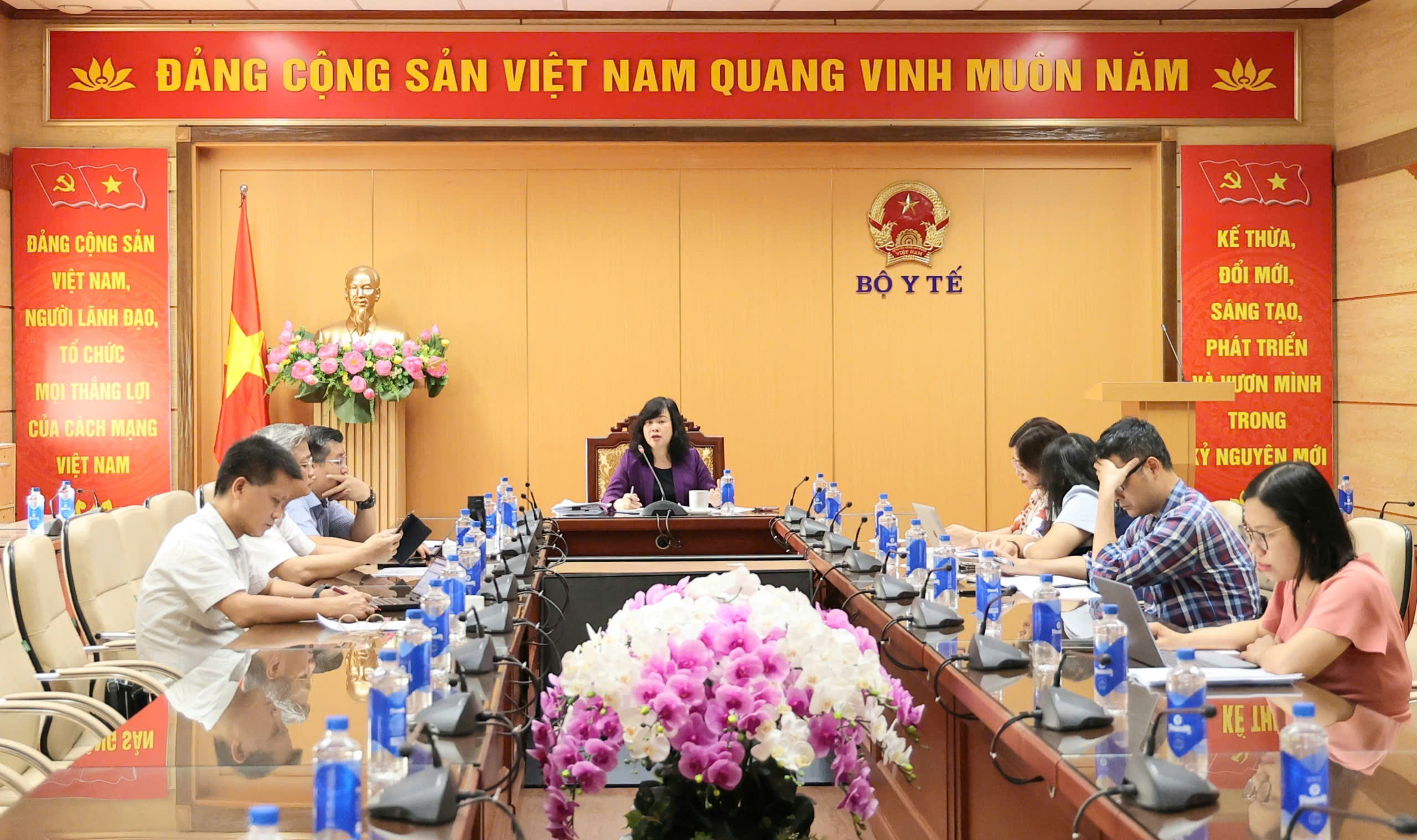 Bộ Y tế họp thống nhất tiếp thu ý kiến Thành viên Chính phủ về dự án - Ảnh 6.