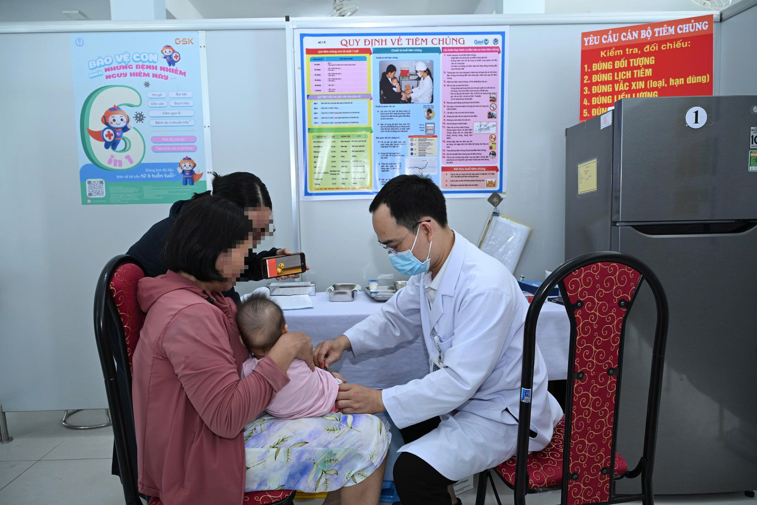 Trẻ mắc bệnh hô hấp ở Huế tăng, khuyến cáo quan trọng phòng bệnh khi giao mùa- Ảnh 3.
