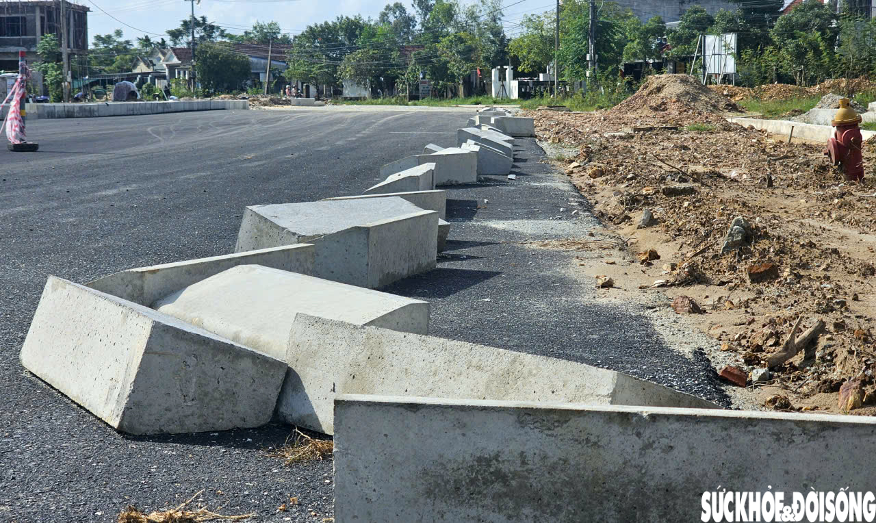 Cận cảnh dự án đường nghìn tỷ ở Huế bị nước bủa vây, thi công gặp khó - Ảnh 9.