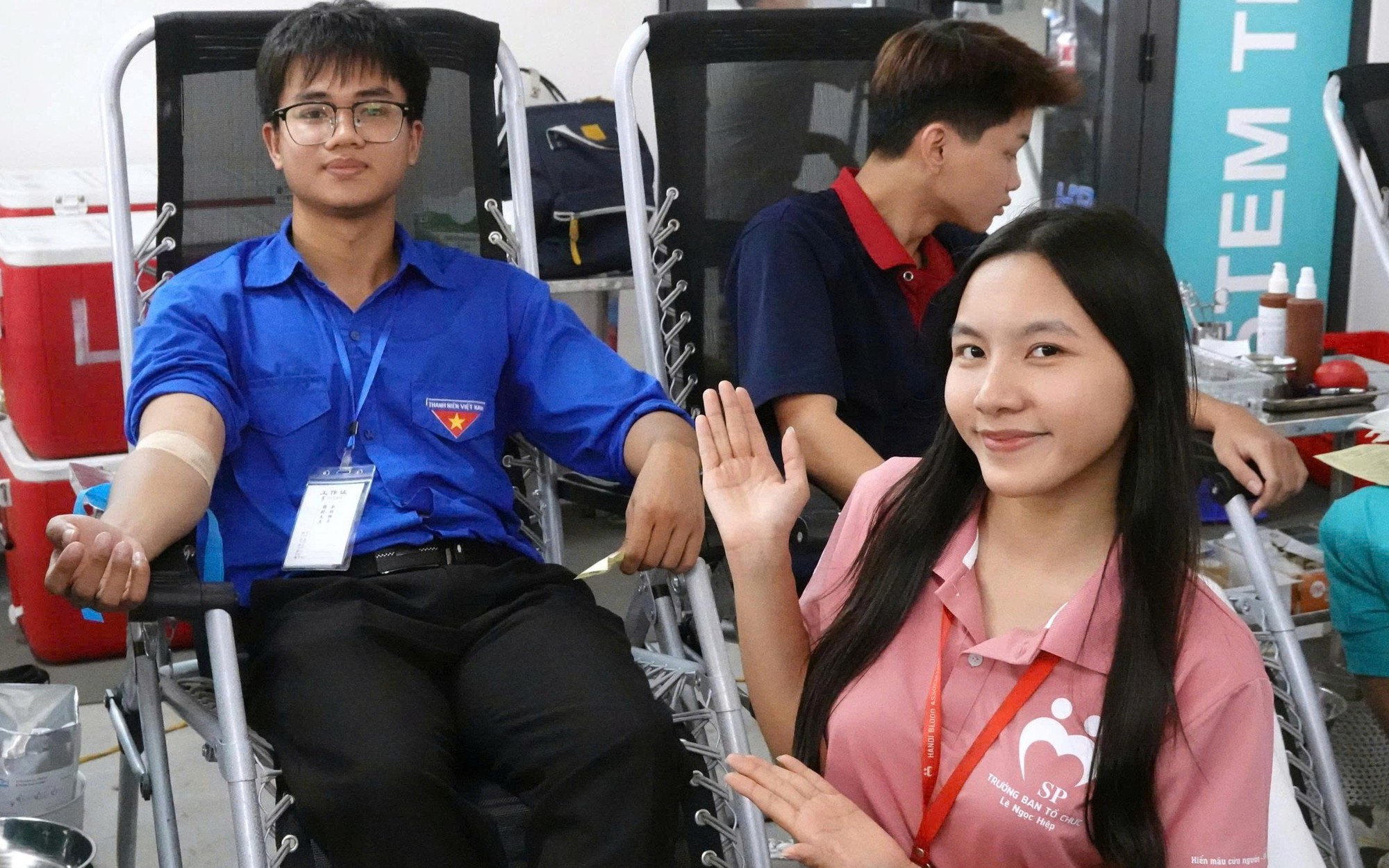 Trạm tóc ước mơ: Nối dài yêu thương, tiếp sức tới người bệnh ung thư - Ảnh 9.