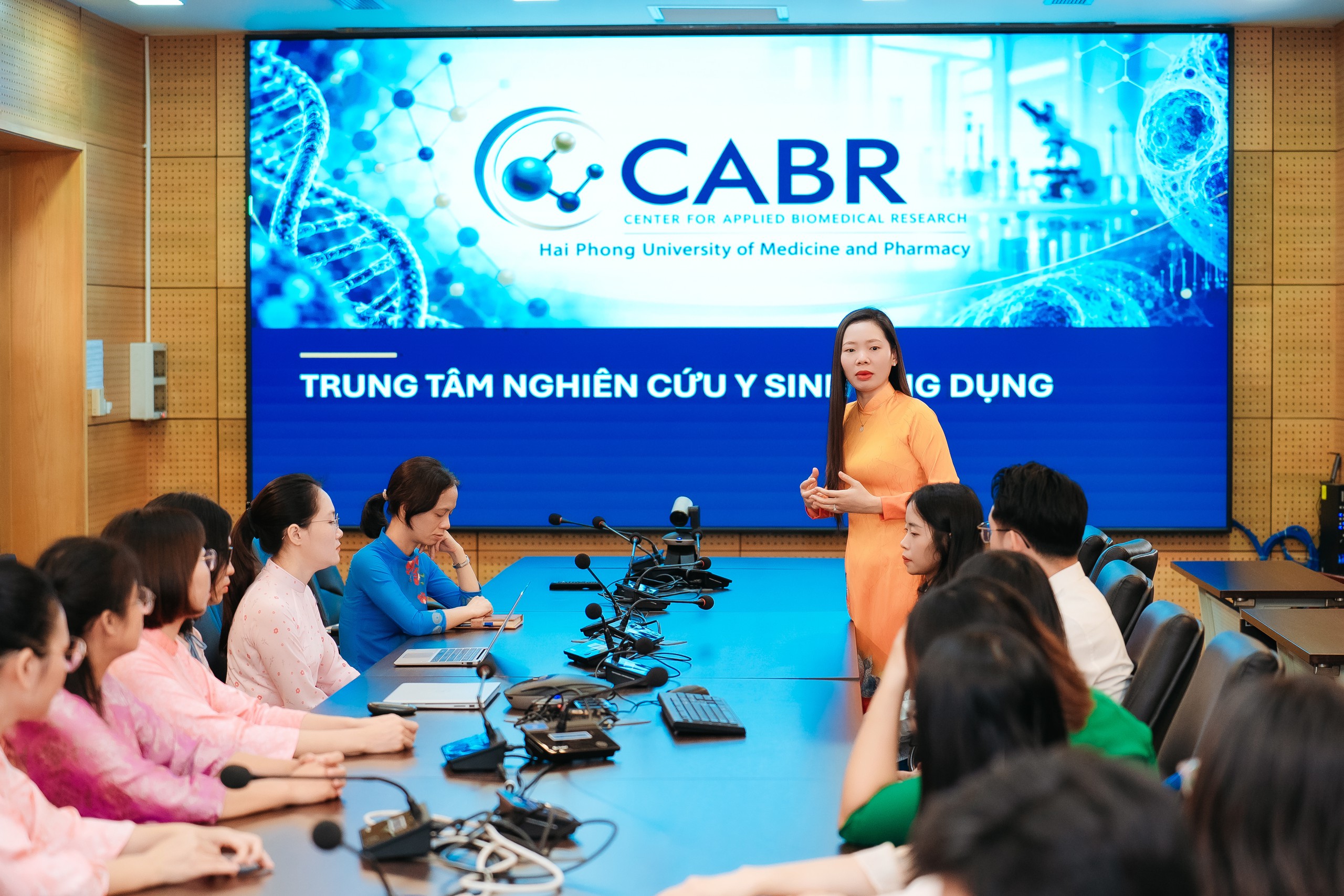 Nữ Phó Giáo sư trẻ và hành trình đưa nghiên cứu khoa học đến gần - Ảnh 2.