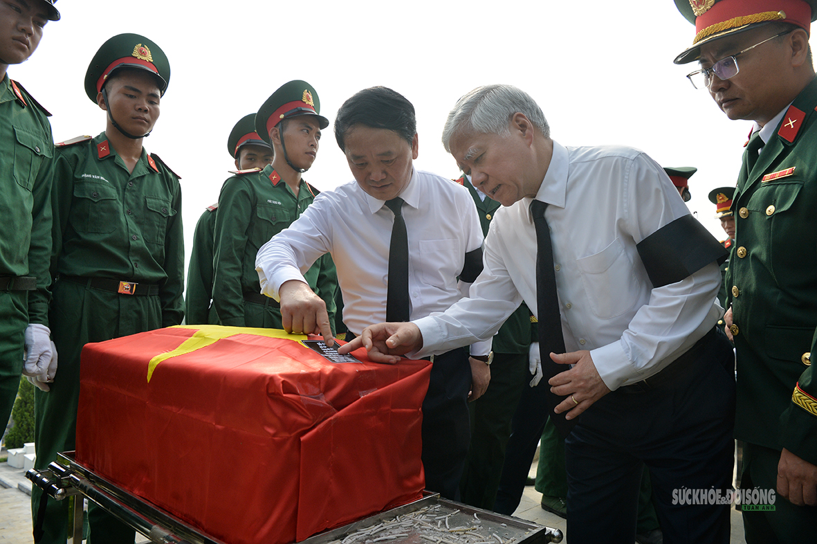 Trang nghiêm lễ truy điệu, an táng 93 hài cốt liệt sĩ tại Vị Xuyên - Ảnh 6.