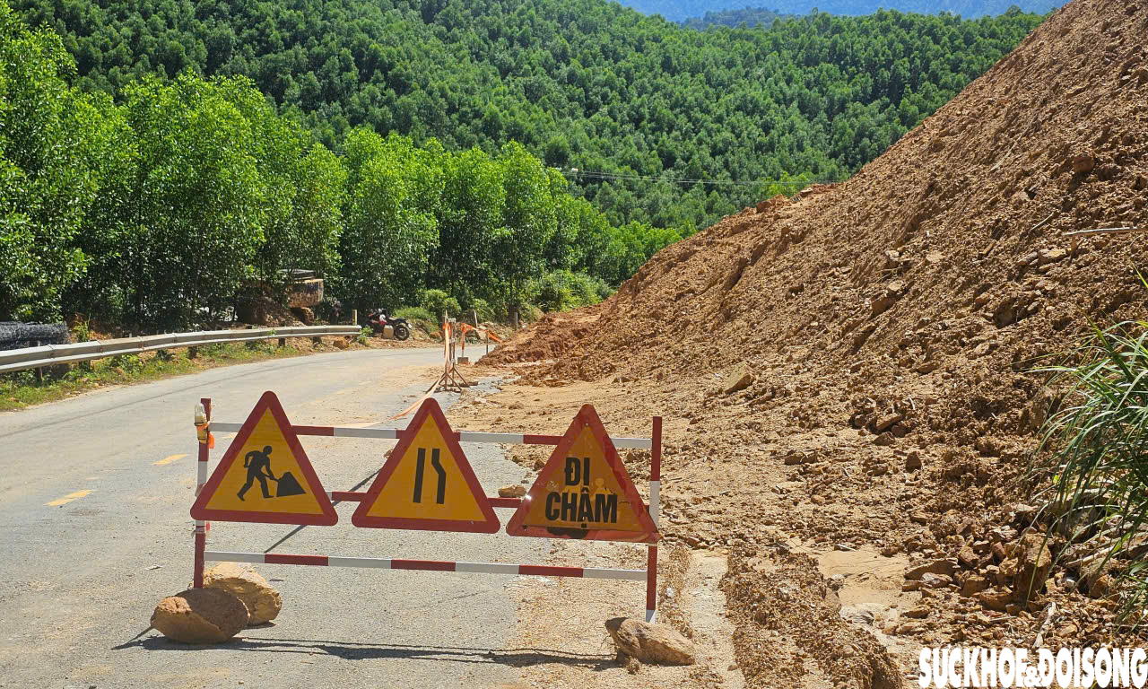 Dời khối đất đá khổng lồ tại quả đồi nứt để cứu đường huyết mạch ở Huế- Ảnh 9.