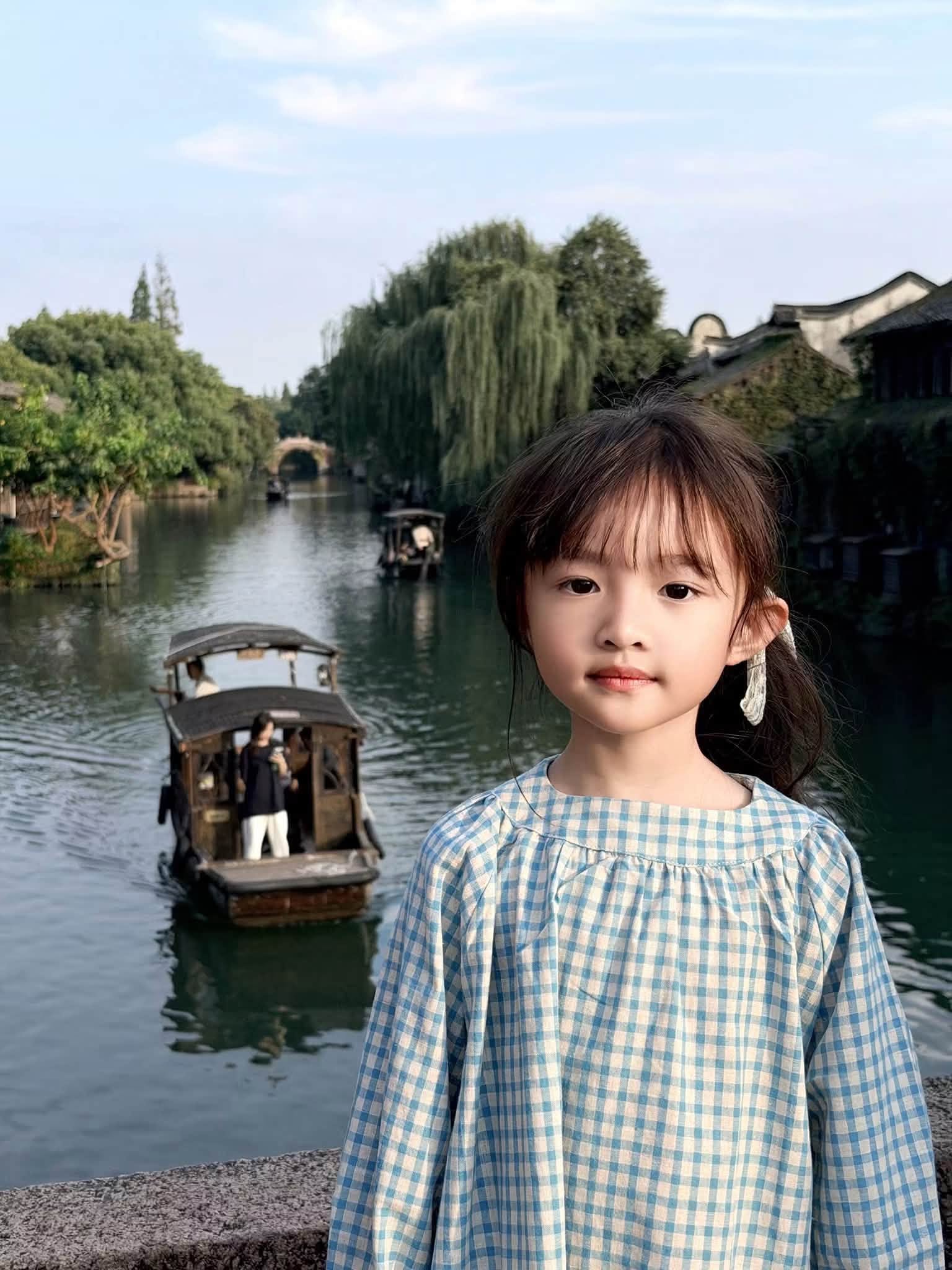 Con gái lớn nhà Đông Nhi - Ông Cao Thắng khiến fan trầm trồ - Ảnh 4.