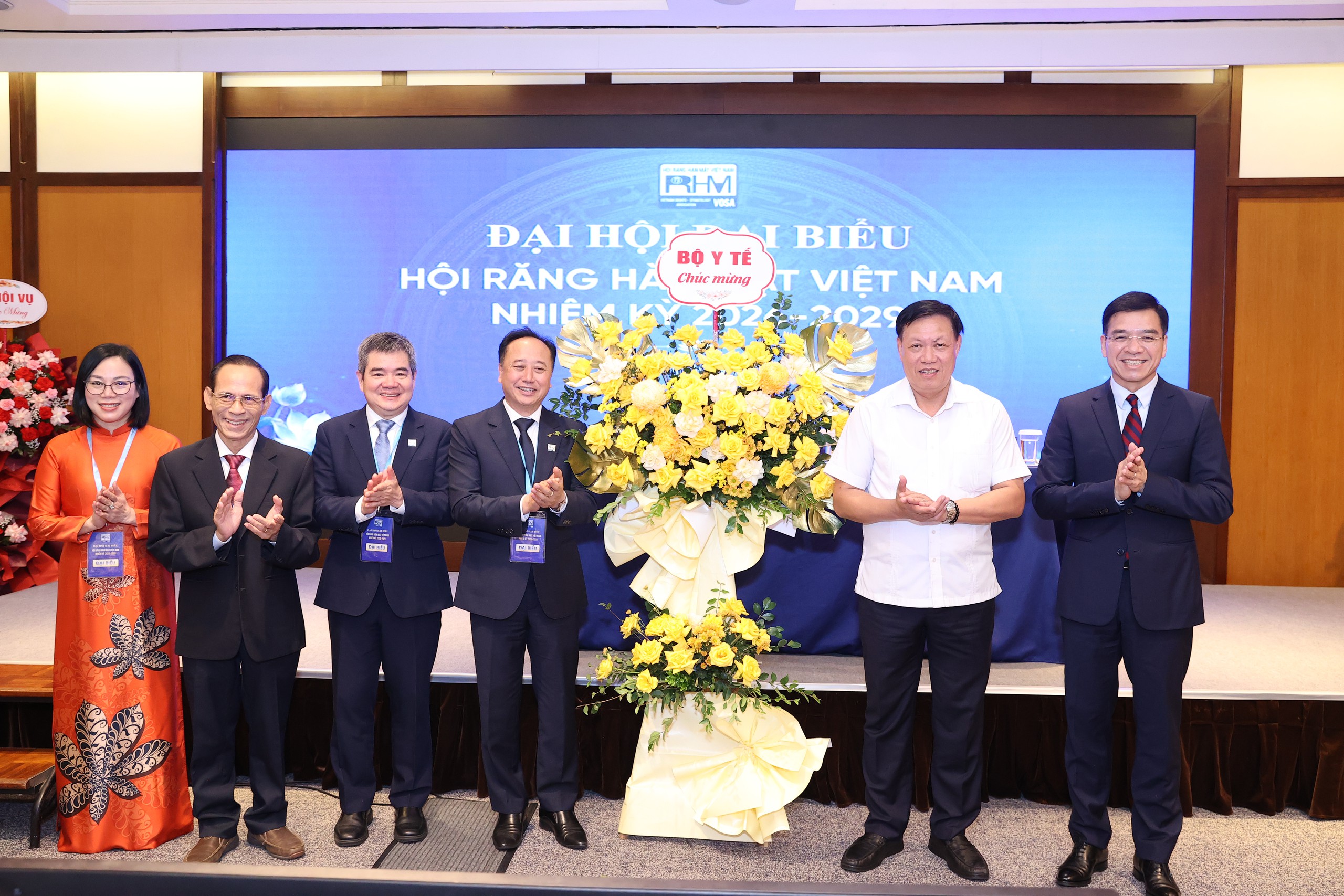 Phát triển chuyên ngành Răng Hàm Mặt gắn với chăm sóc sức khỏe cộng đồng- Ảnh 3.