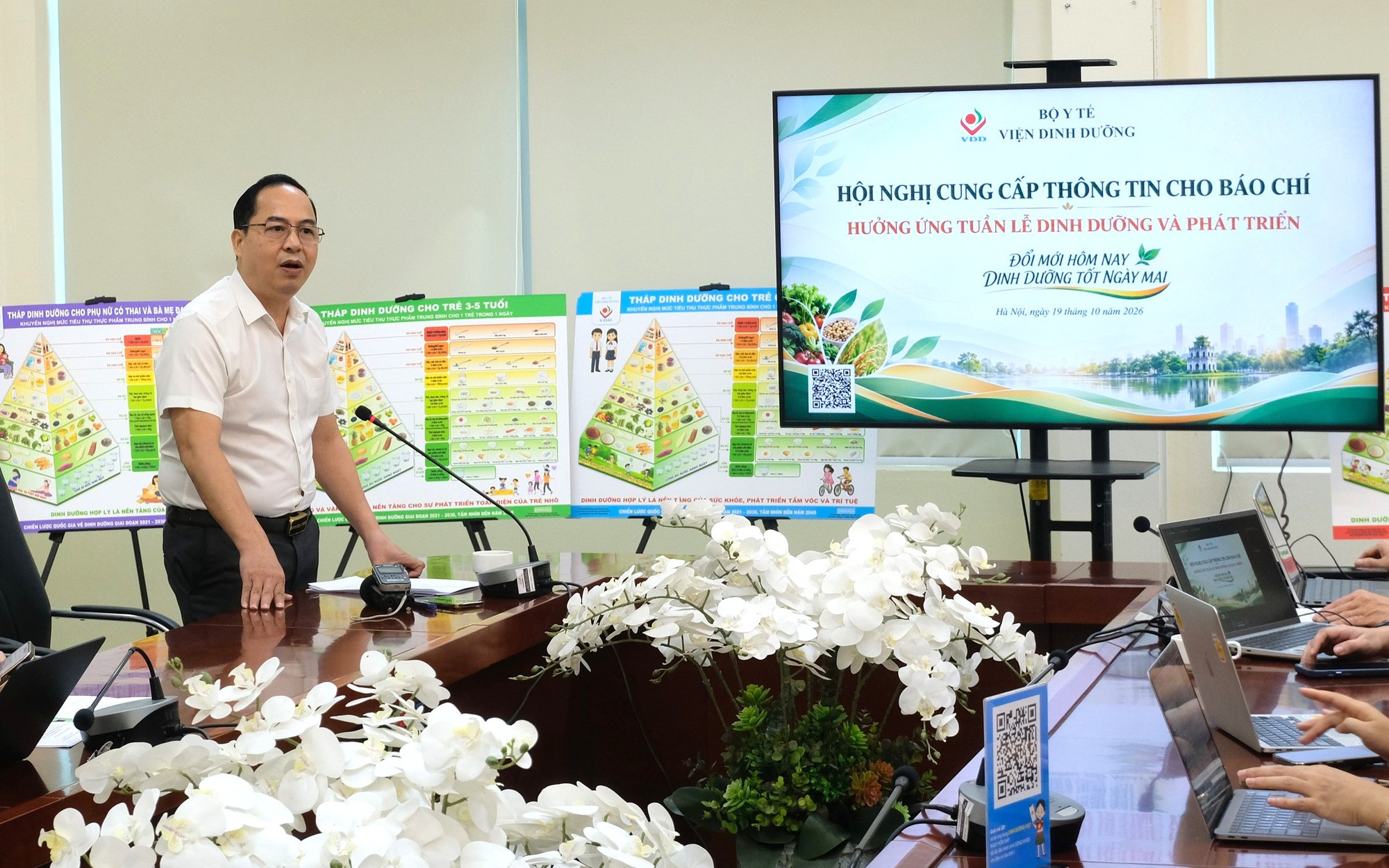 Sự thật ăn cơm gây tăng cân, ninh nước hầm xương nhiều chất - Ảnh 4.