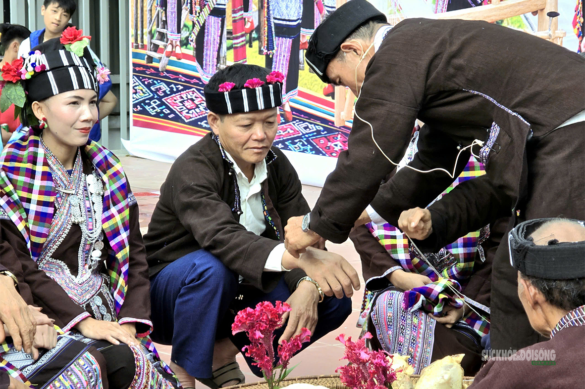 Nghi lễ cúng hồn trâu của người Lự- Ảnh 6.