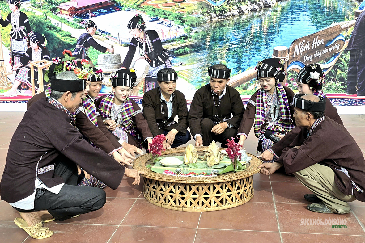 Nghi lễ cúng hồn trâu của người Lự- Ảnh 5.