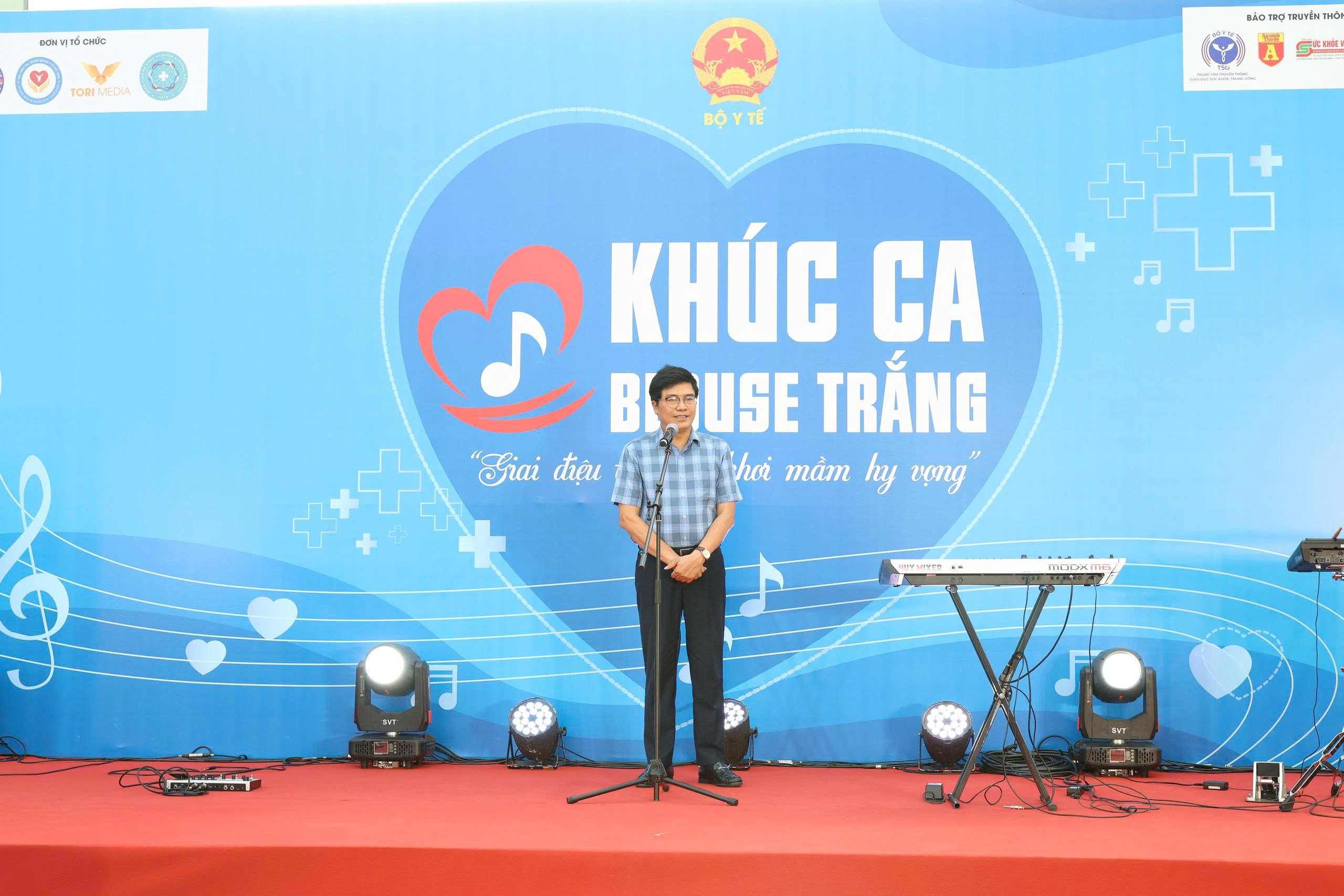 
"Khúc ca Blouse trắng - Điểm đến của những trái tim"- Ảnh 3.
