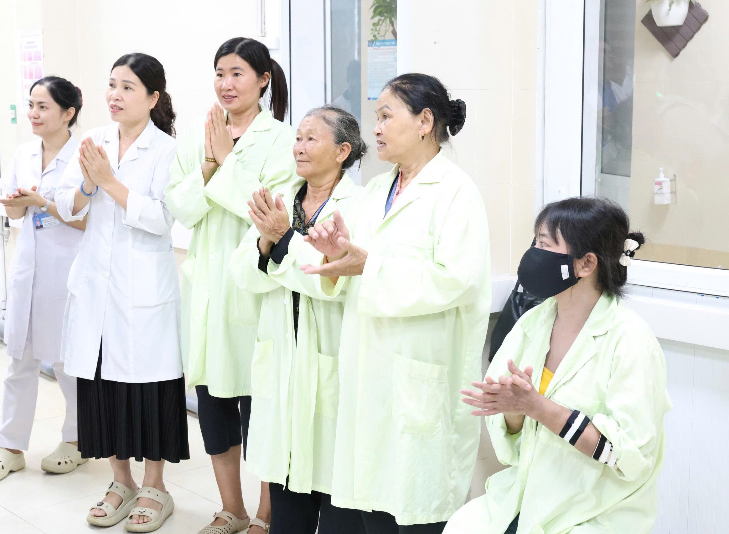 
"Khúc ca Blouse trắng - Điểm đến của những trái tim"- Ảnh 10.