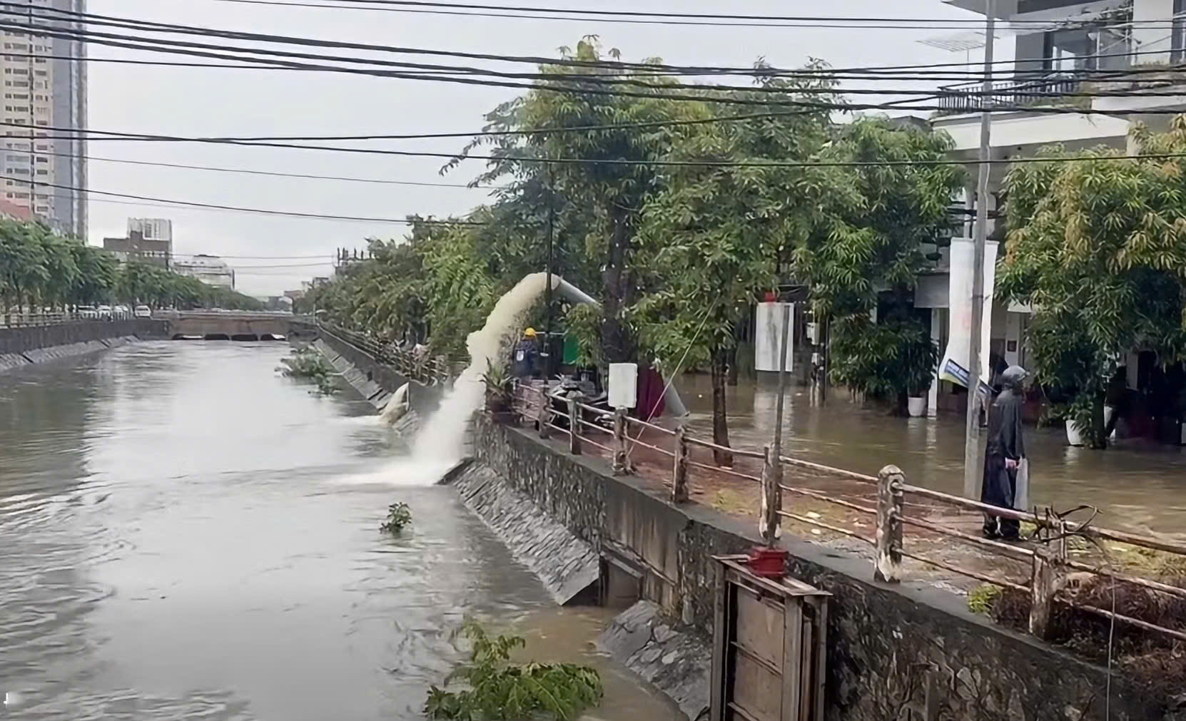 Nên ngầm hóa kênh Bắc sau trận mưa lịch sử ở đô thị Vinh? - Ảnh 3.