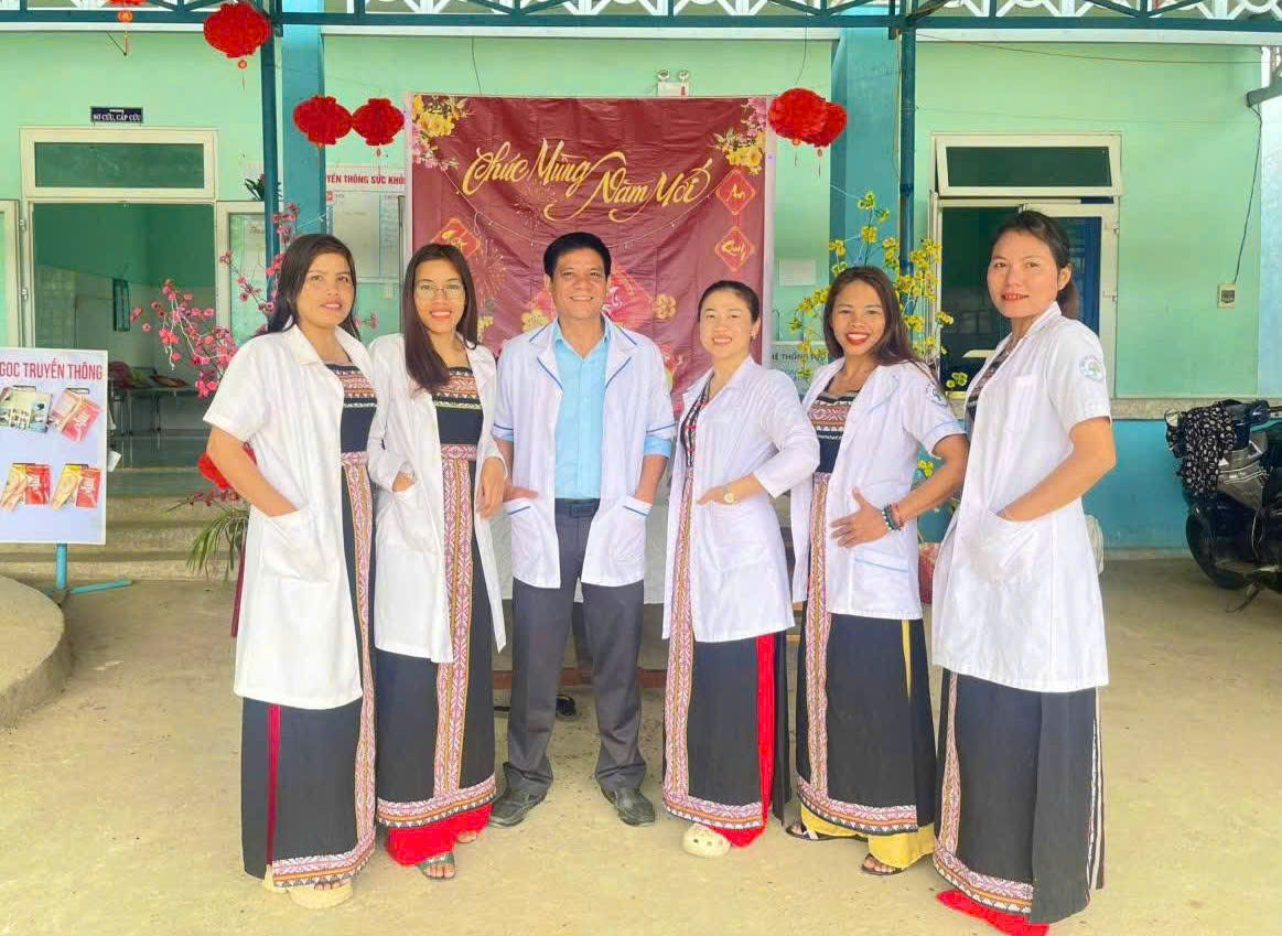 Lặng thầm giữa đại ngàn, nữ bác sĩ Xơ Đăng dành trọng yêu thương cho đồng bào - Ảnh 2.
