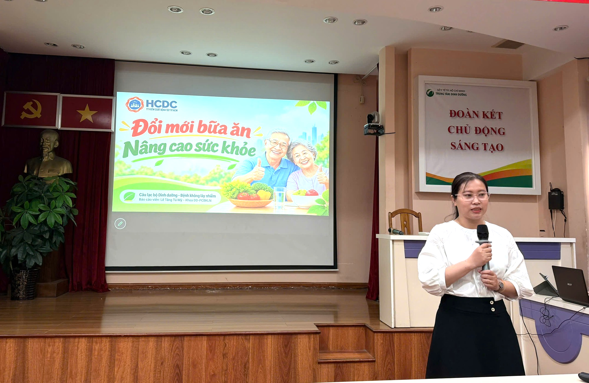 Sự thật ăn cơm gây tăng cân, ninh nước hầm xương nhiều chất - Ảnh 2.