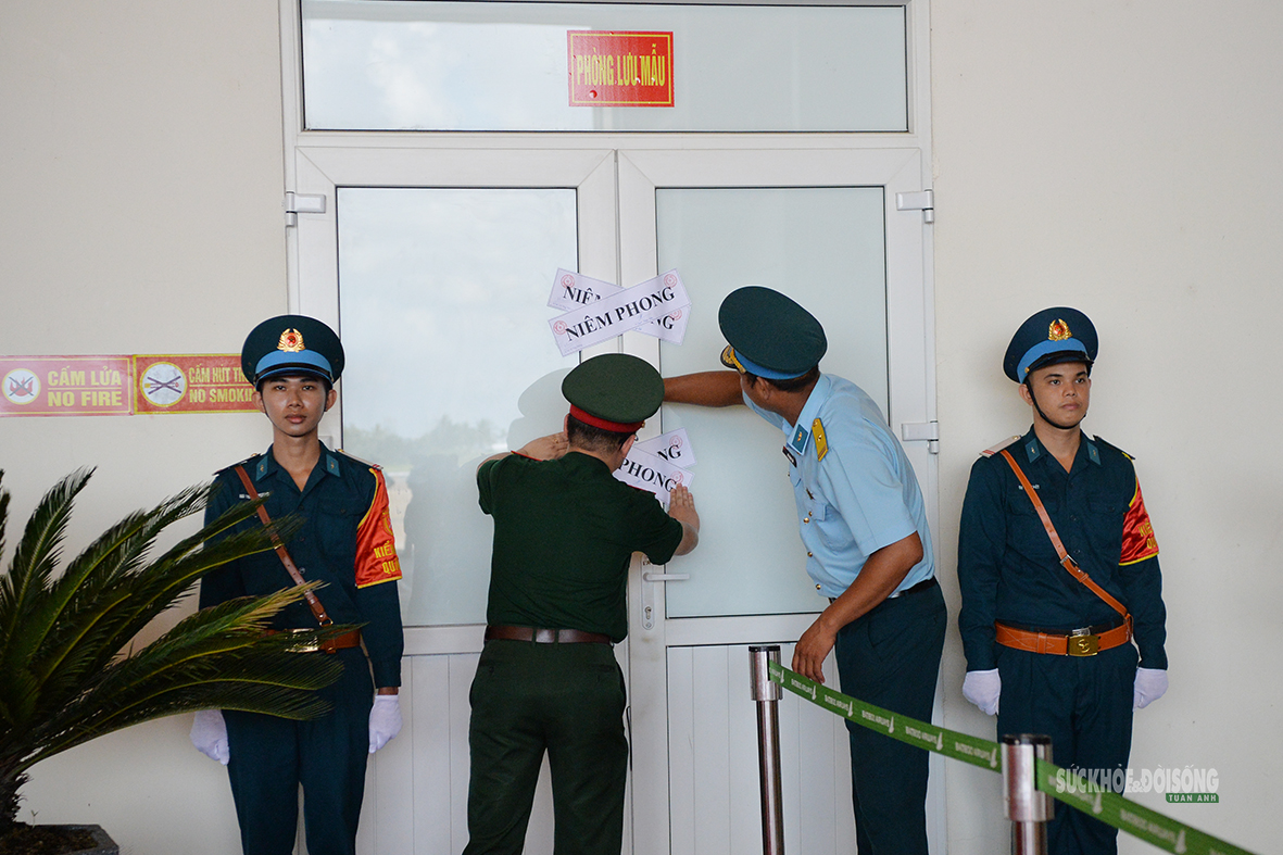 Bảo quản nghiêm ngặt hơn 8.400 mẫu hài cốt liệt sĩ trước khi vận chuyển - Ảnh 9.