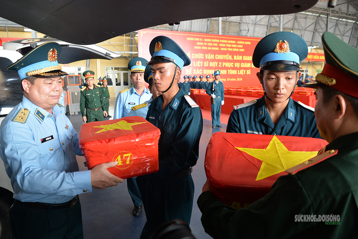 Chuyến bay mang theo hy vọng tìm lại tên những liệt sĩ- Ảnh 12.