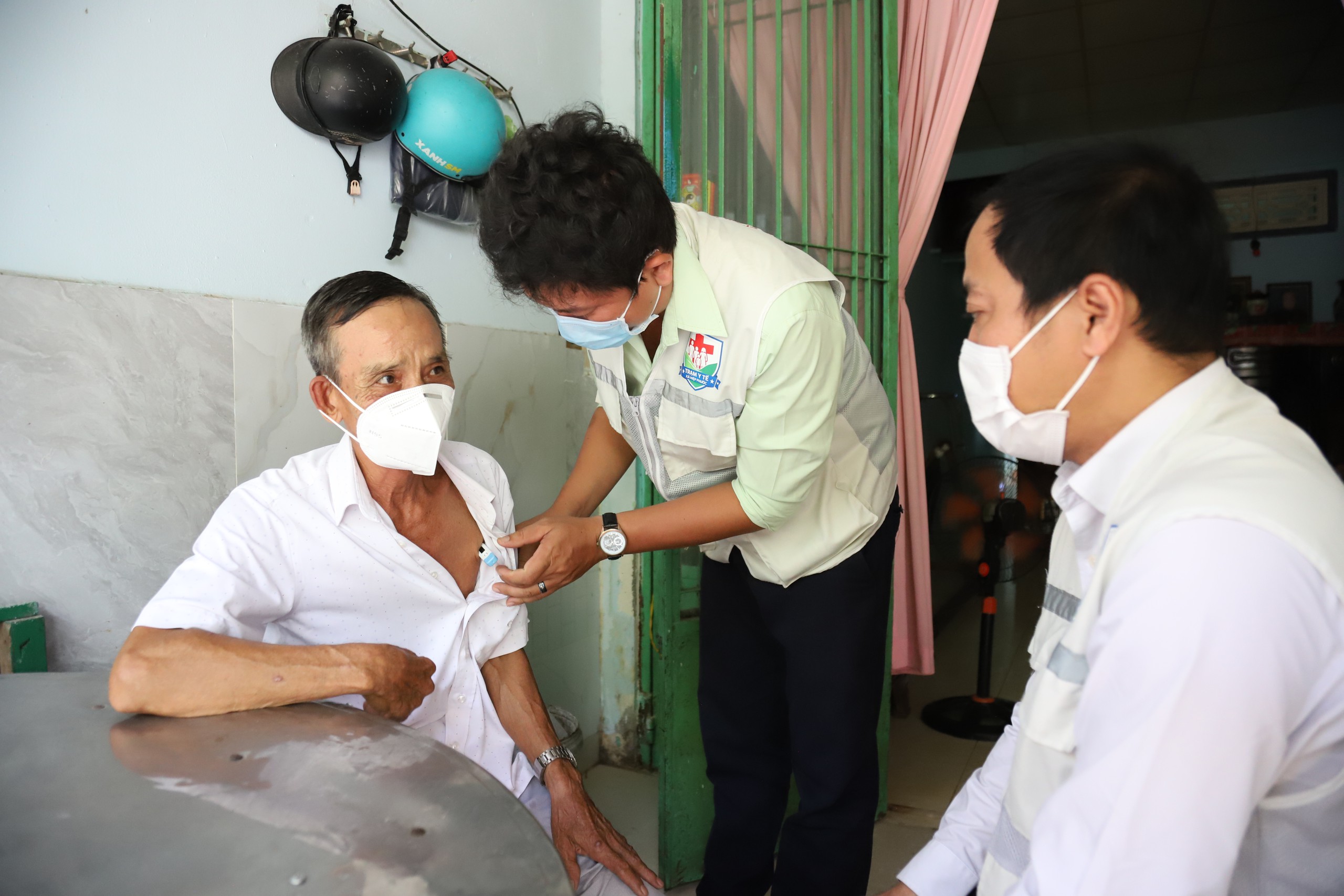 Trong tâm dịch não mô cầu, những bước chân không ngơi nghỉ- Ảnh 2.