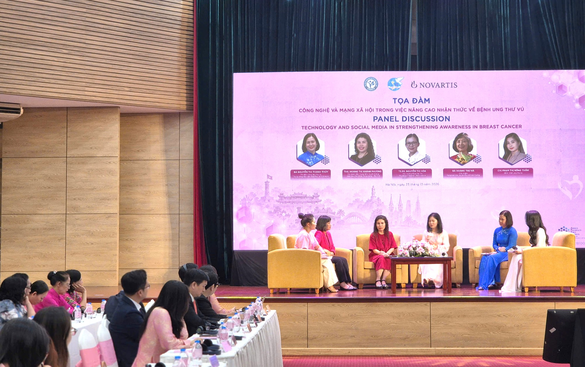 Gần 26.000 ca ung thư vú mắc mới mỗi năm, nhiều người phát hiện muộn - Ảnh 2.