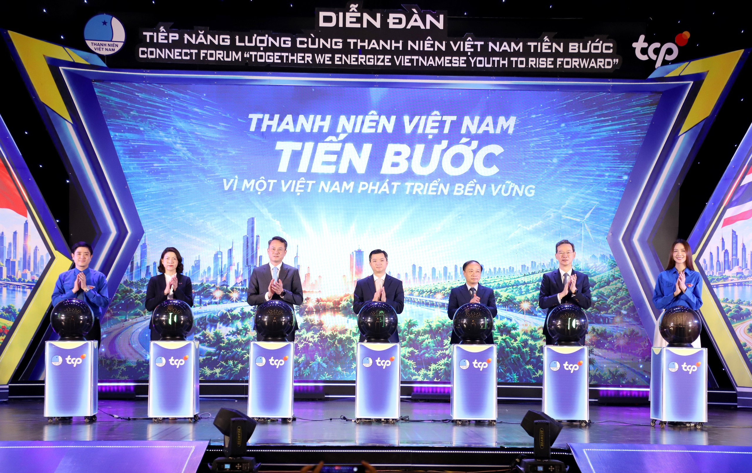 Hơn 51.500 thanh niên được khám bệnh, tư vấn sức khoẻ, tặng quà - Ảnh 1.