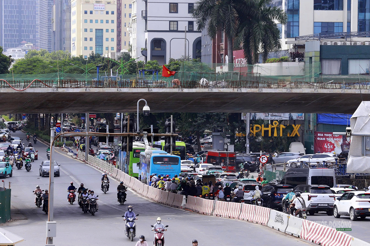 Hai cầu vượt Vành đai 1 tăng tốc thi công, hướng tới hoàn thành cuối năm 2026 - Ảnh 3.