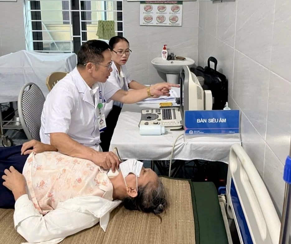 Nghệ An đưa chăm sóc sức khỏe ban đầu đến gần dân - Ảnh 3.