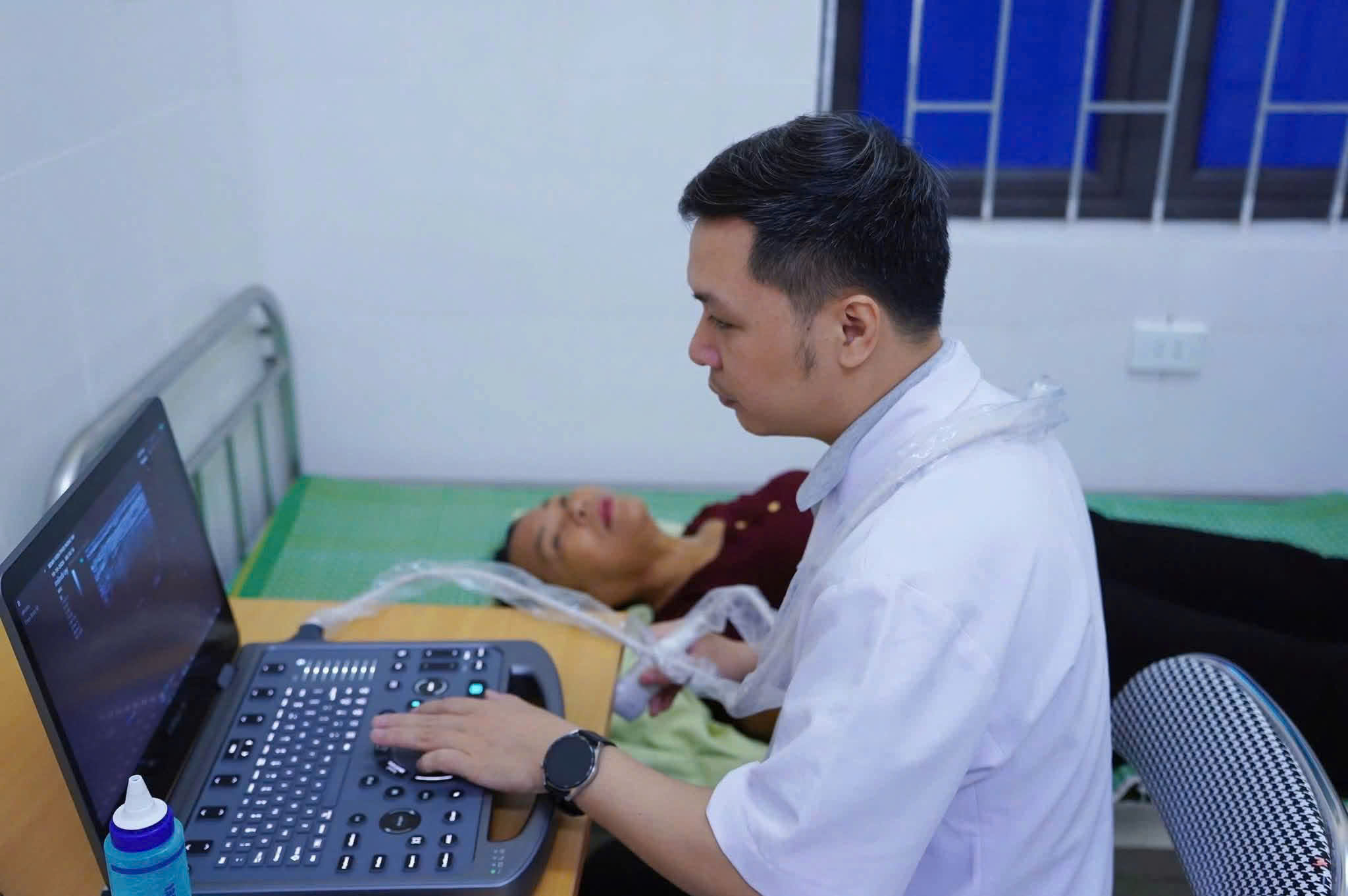 Nghệ An đưa chăm sóc sức khỏe ban đầu đến gần dân - Ảnh 5.