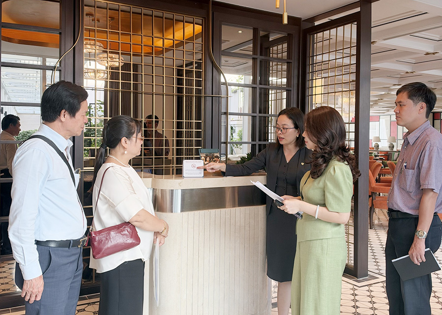 Tăng cường giám sát, xây dựng môi trường du lịch không khói thuốc- Ảnh 2.