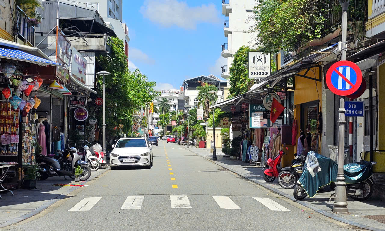 Hé lộ phương án đầu tư mái che tại phố đi bộ khu phố Tây ở Huế- Ảnh 4.