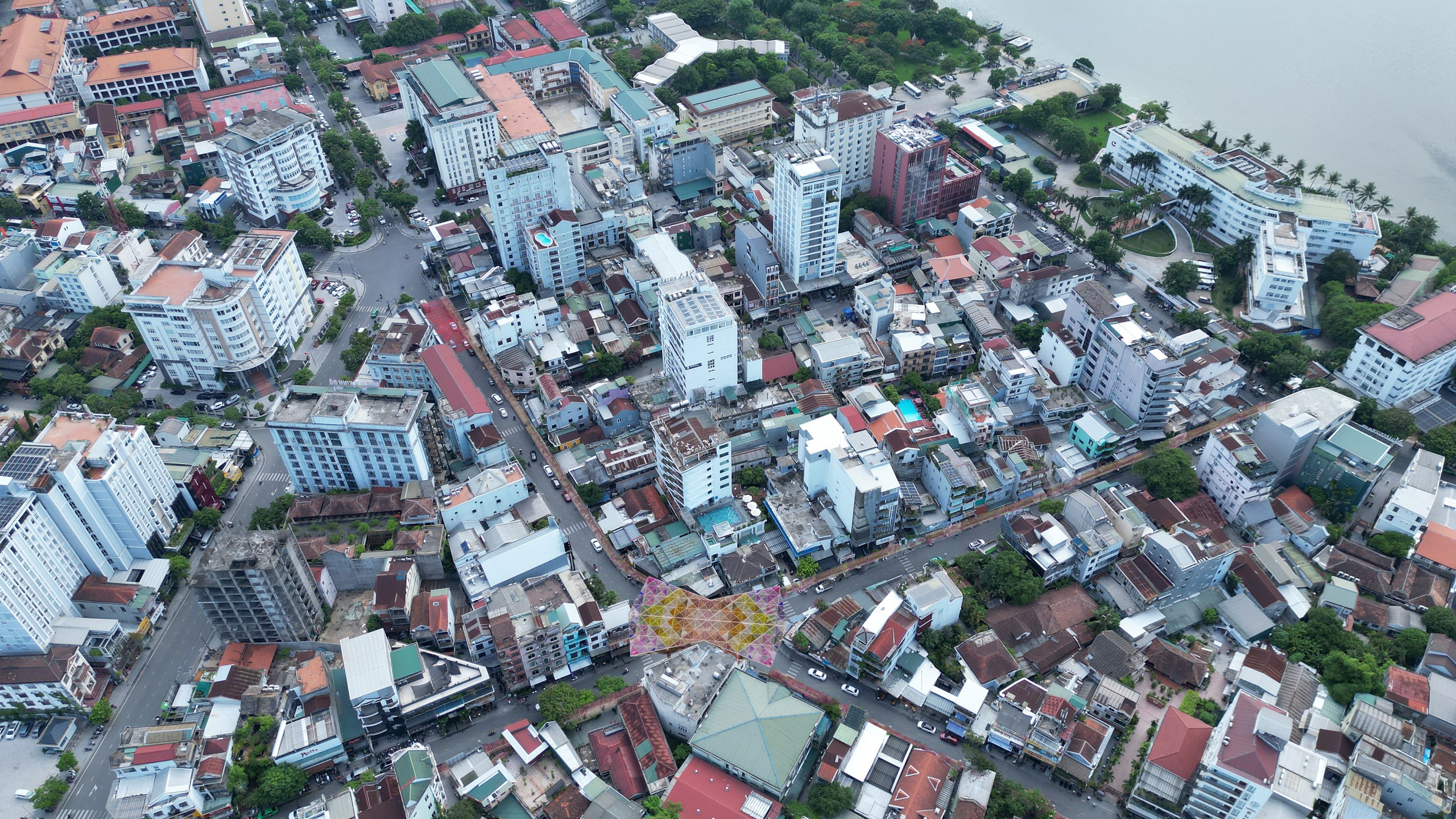 Hé lộ phương án đầu tư mái che tại phố đi bộ khu phố Tây ở Huế- Ảnh 2.