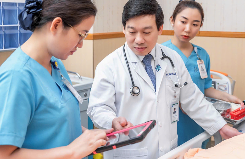 Chuyển đổi số, giảm chất thải: Bệnh viện tăng tốc trên hành trình tăng trưởng xanh - Ảnh 2.