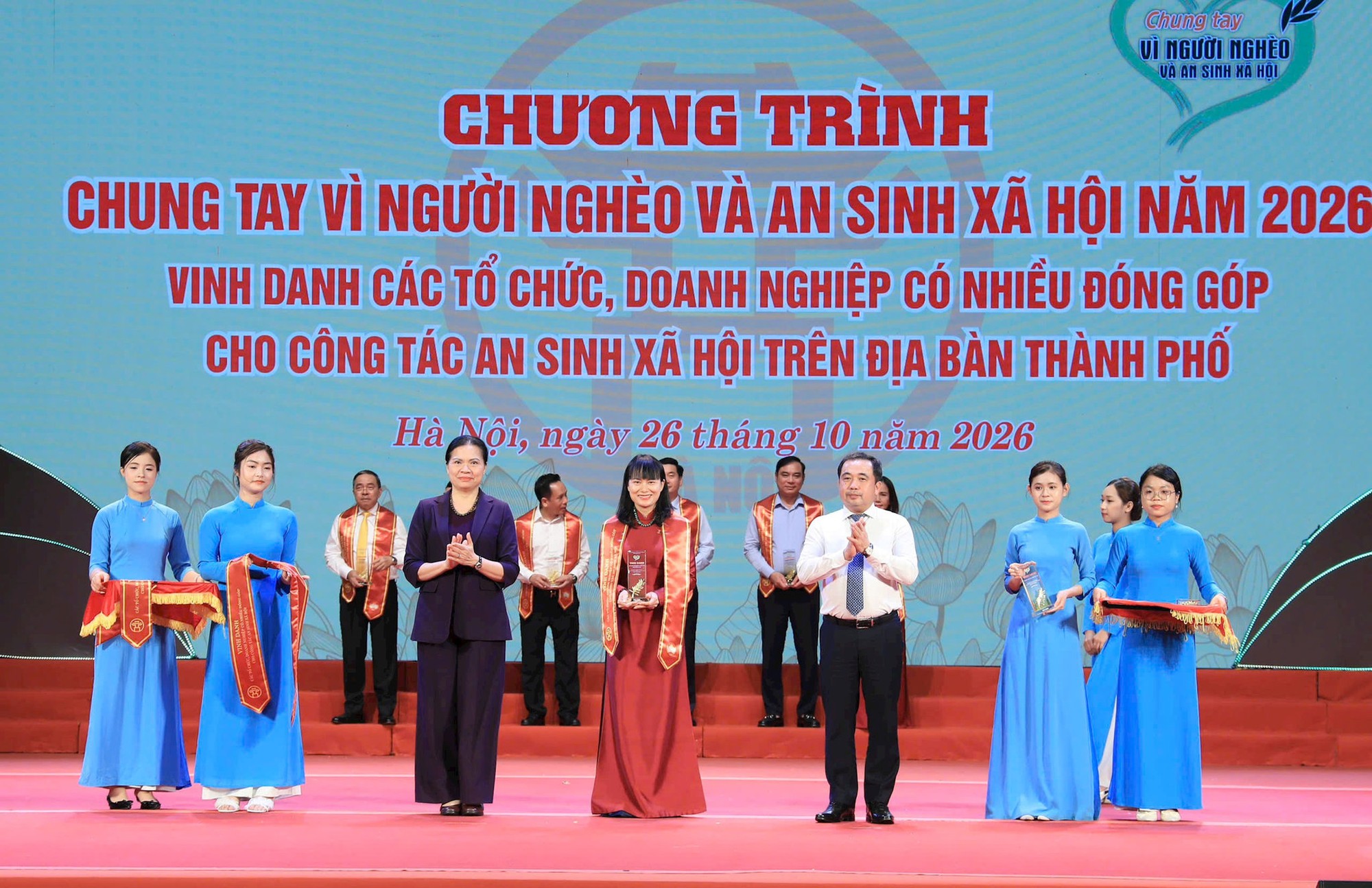 Hà Nội tiếp nhận hơn 77 tỷ đồng chăm lo an sinh xã hội- Ảnh 7.