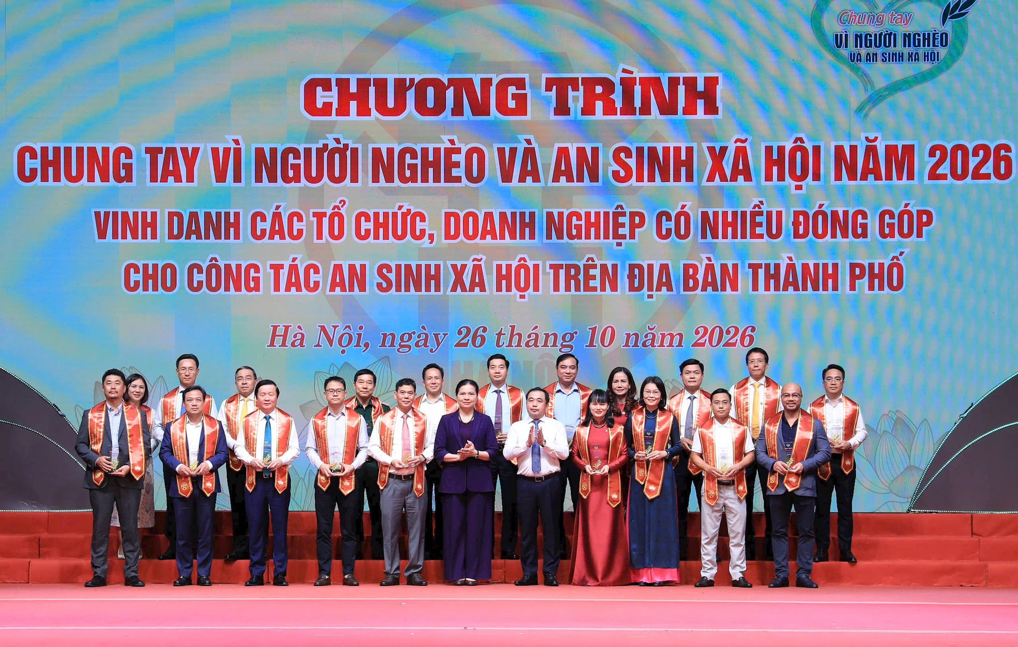 Hà Nội tiếp nhận hơn 77 tỷ đồng chăm lo an sinh xã hội- Ảnh 8.