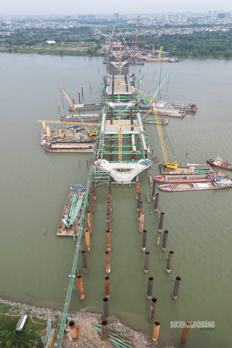 Cầu Trần Hưng Đạo dần thành hình nhìn từ máy bay - Ảnh 5.