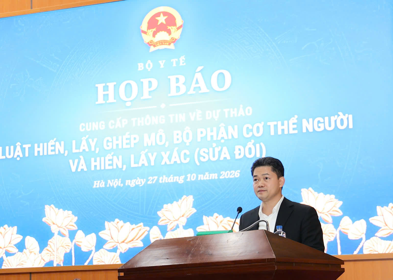 Bộ Y tế họp báo cung cấp thông tin về dự thảo Luật Hiến, lấy, ghép mô - Ảnh 2.