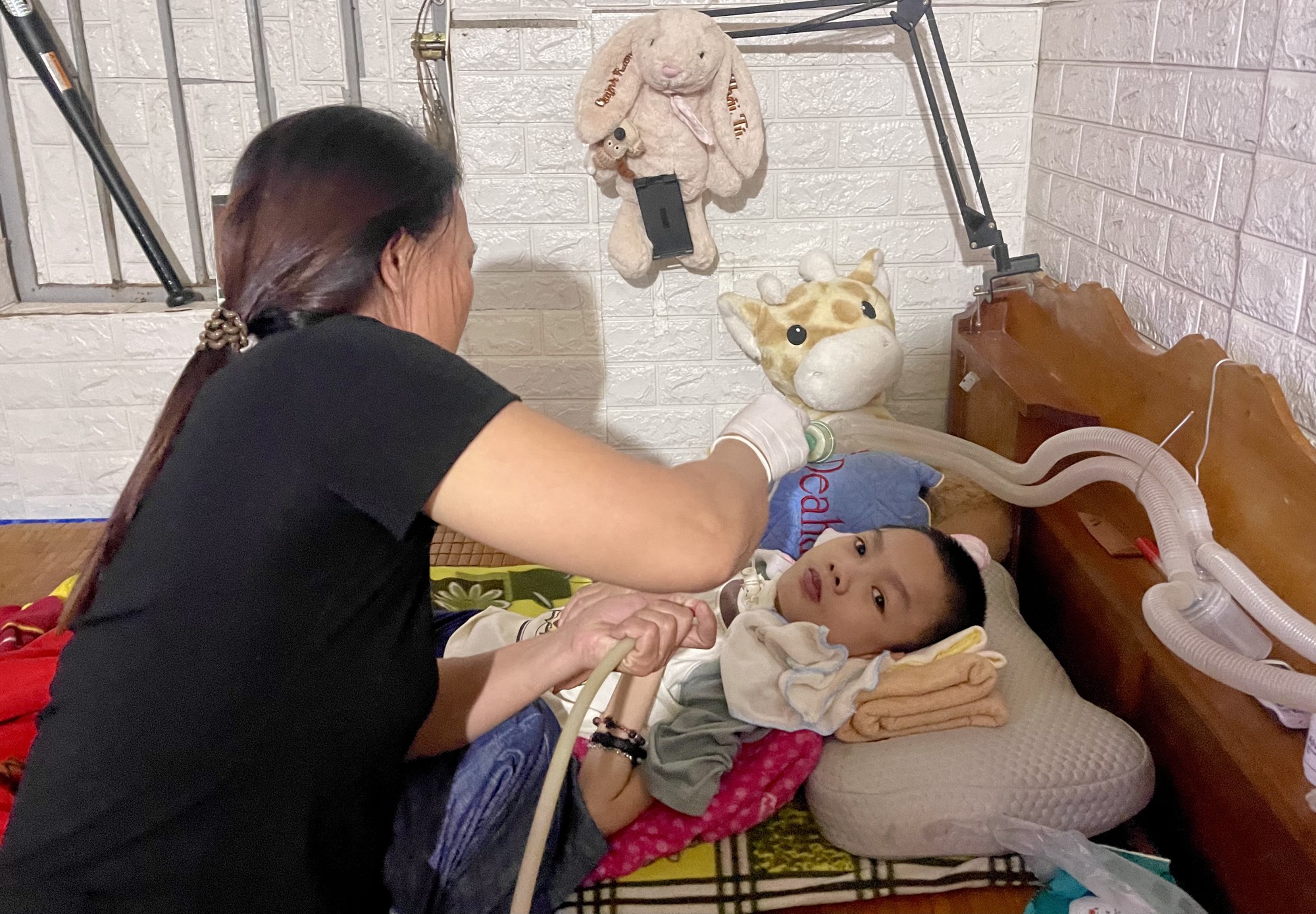 MS 1126: Thương cậu bé bại não, tim bẩm sinh, phổi tiêu biến - Ảnh 2.