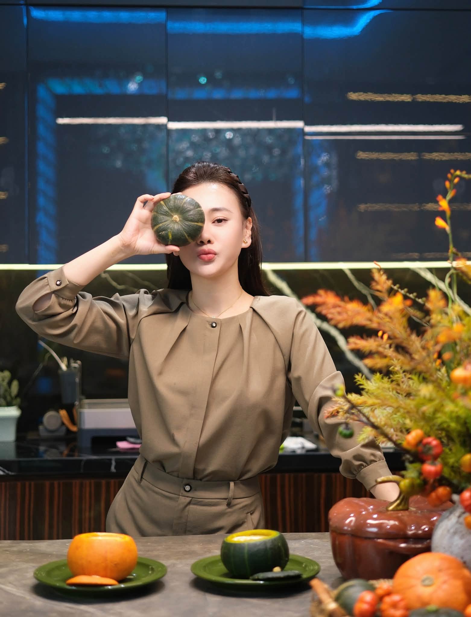 Phương Oanh ở tuổi 37 tận hưởng cuộc sống bên cặp song sinh đáng yêu - Ảnh 2.