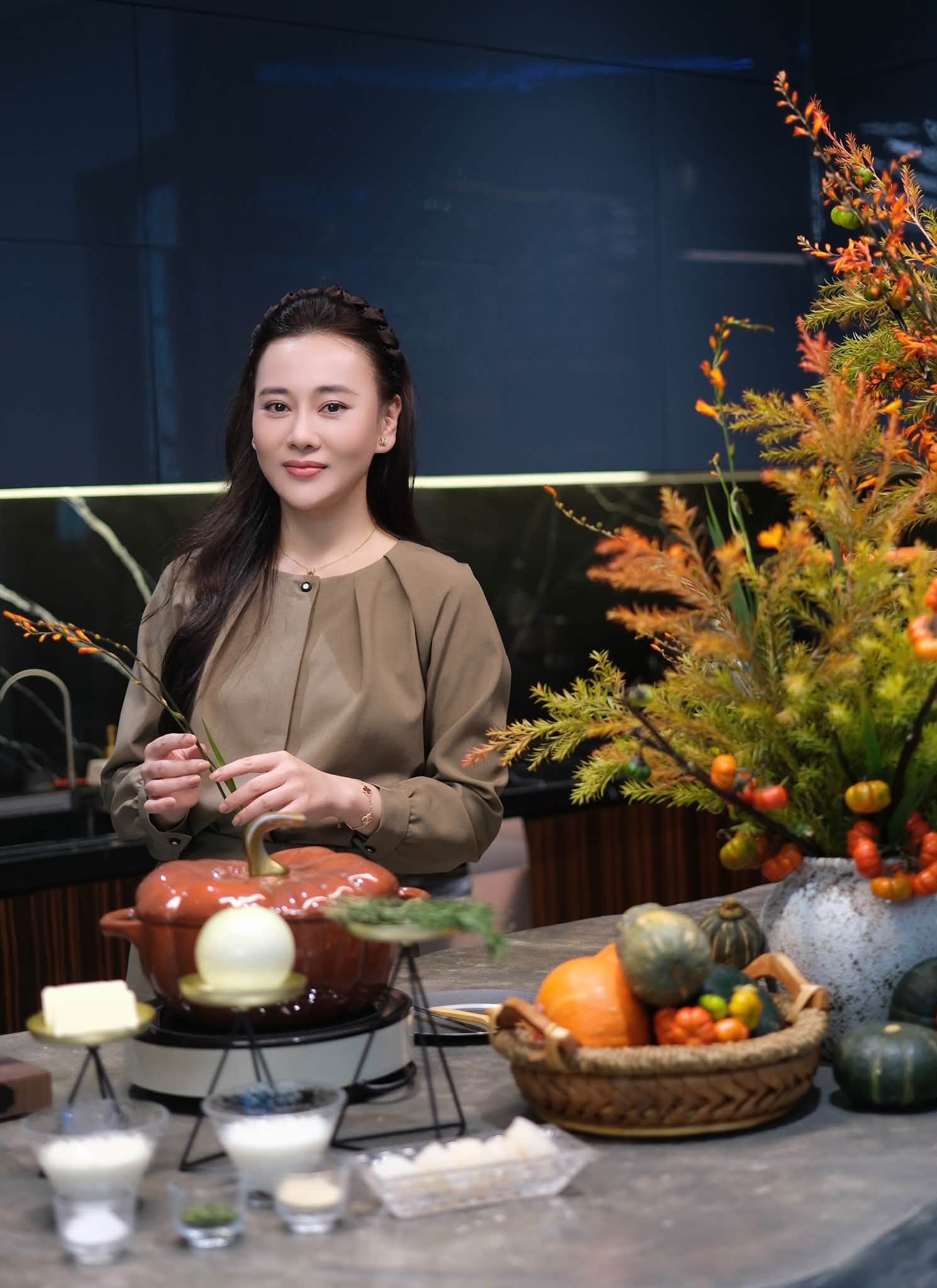Phương Oanh ở tuổi 37 tận hưởng cuộc sống bên cặp song sinh đáng yêu - Ảnh 3.